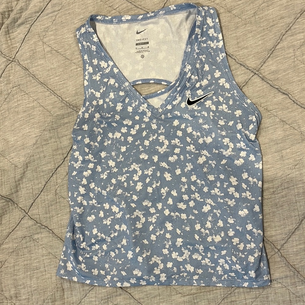 Nike workout tank